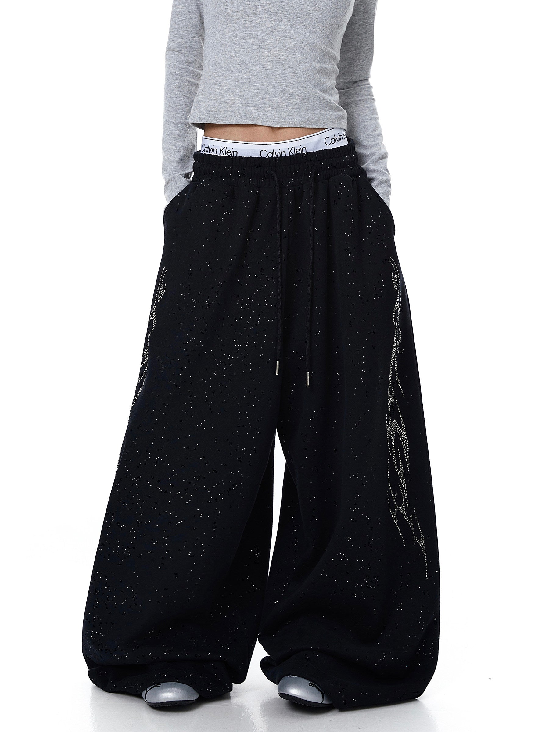 Curved knife style sweatpants, wide-leg pants