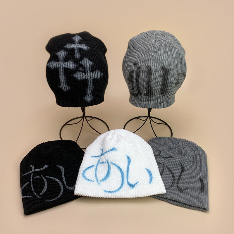 Unisex knitted beanie for warmth