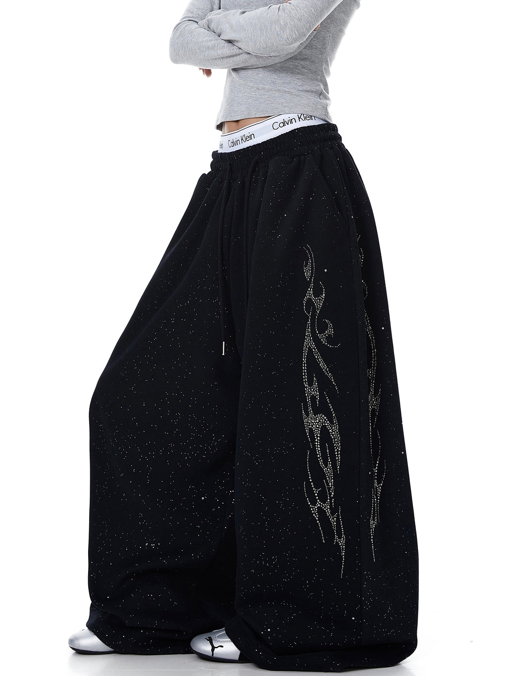 Curved knife style sweatpants, wide-leg pants